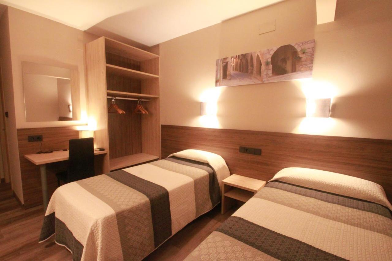 Hotel, H De L'Anton Batea Екстер'єр фото